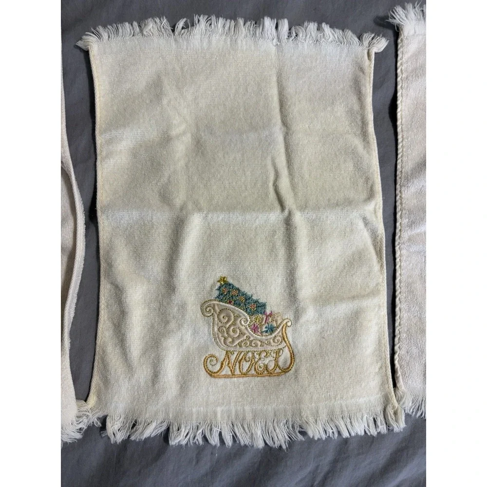 Vintage Christmas‎ Towel Set 3 Pieces Ivory Appliqués Santa Sled Christmas Tree